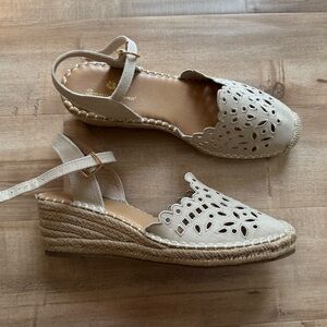 Tommy Bahama Beige Espadrille Sandals
